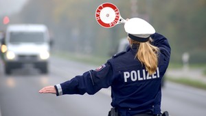 Mandat z zagranicy: trzeba płacić czy można odpuścić?