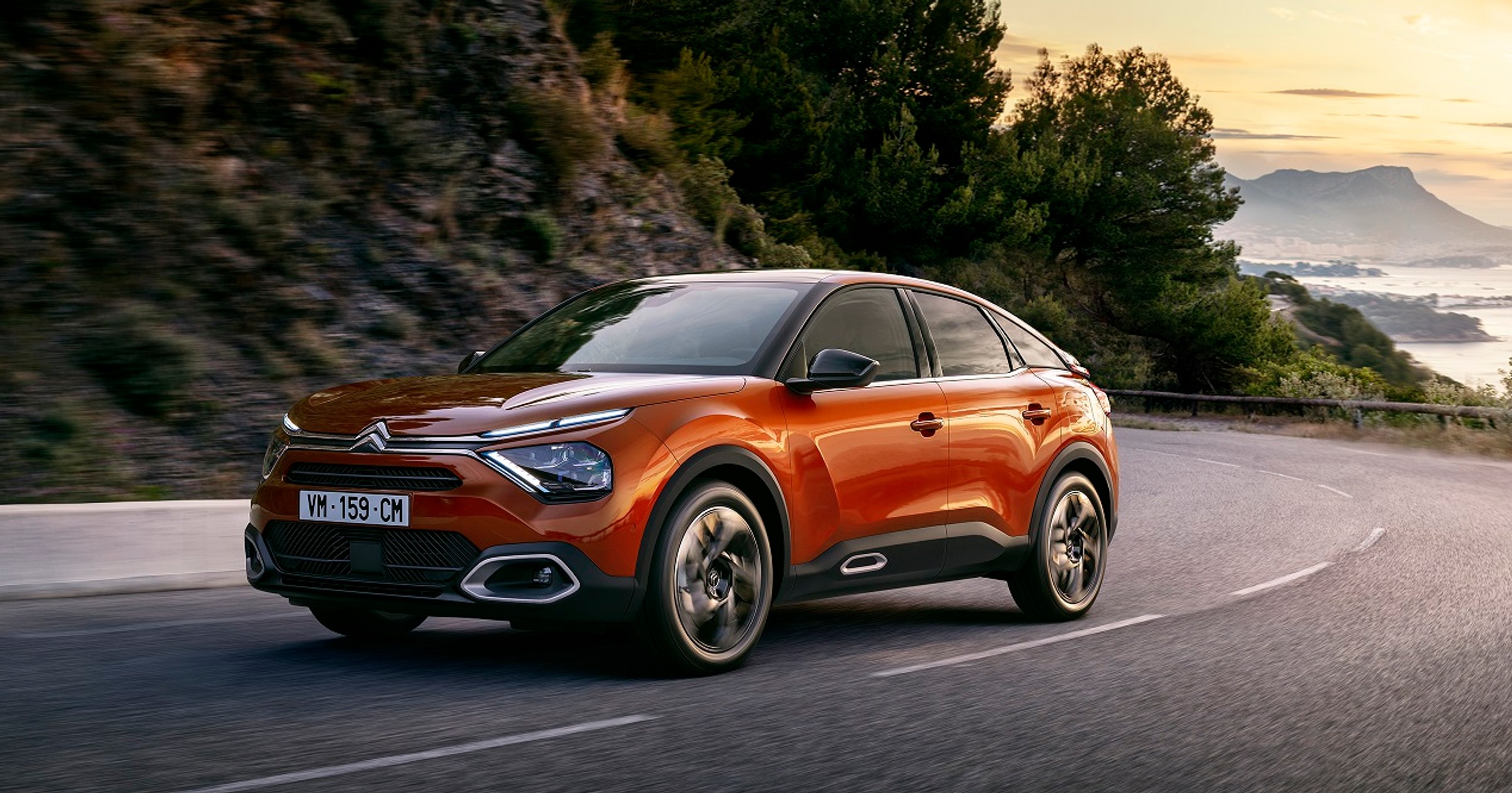 Nowy Citroen C4 – kompakt o cechach SUV-a