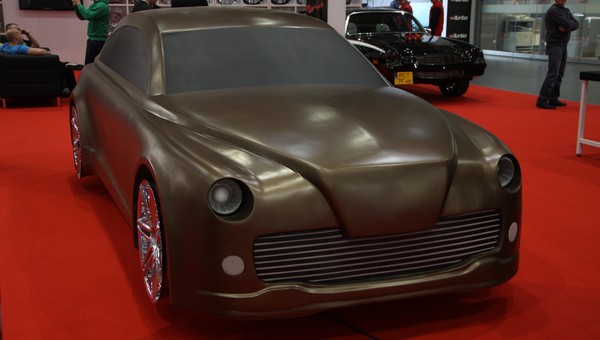Nowa Warszawa - powrót ikony PRL-u (Motor Show 2014)