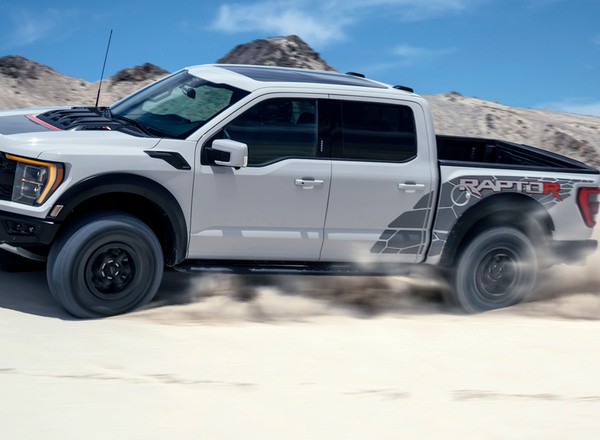 Ford F-150 Raptor R to 700-konna pustynna bestia