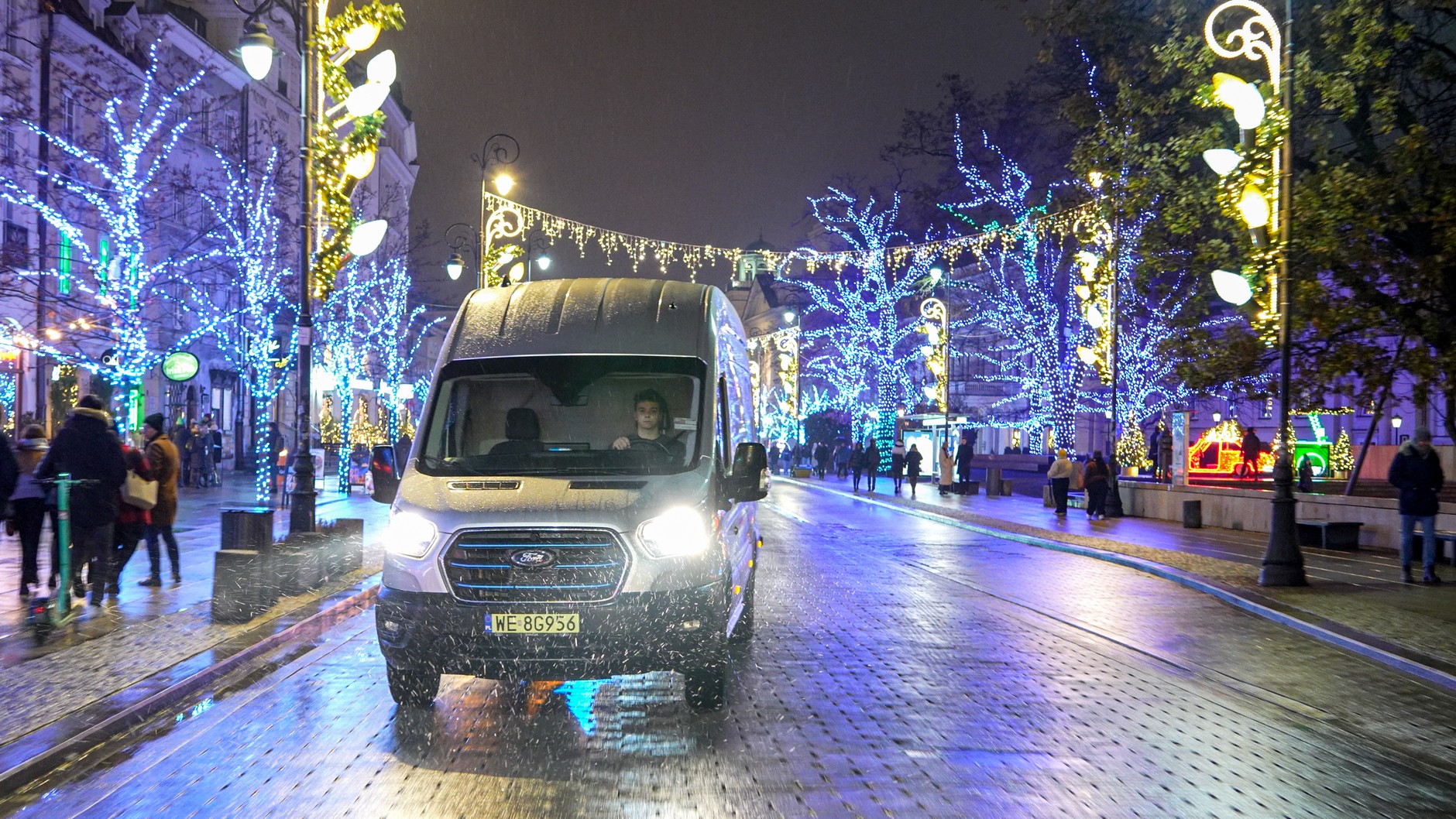 Pierwsza piosenka transmitowana z kosmosu zasilana przez Forda E-Transita