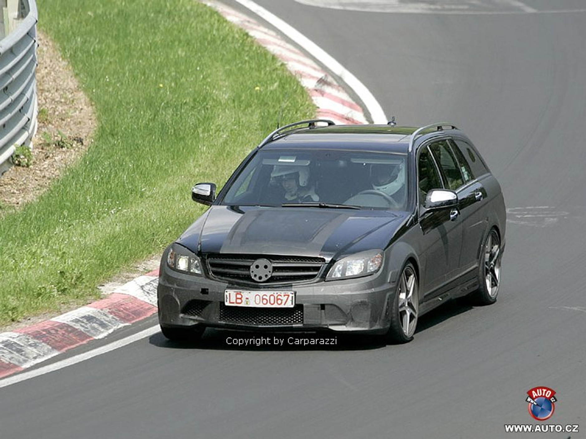 Zdjęcia szpiegowskie: nowe kombi Mercedes-Benz C bez maskowania