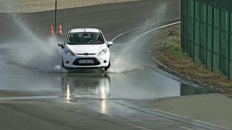 Test opon całorocznych w rozmiarze 175/65 R14: czy są gotowe na wszystko?