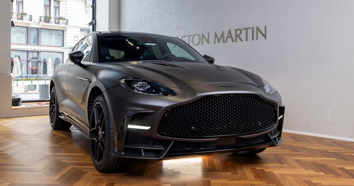 Aston Martin DBX S