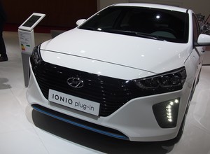 Hyundai Ioniq - konkurencja dla Priusa (Targi Paryż 2016)