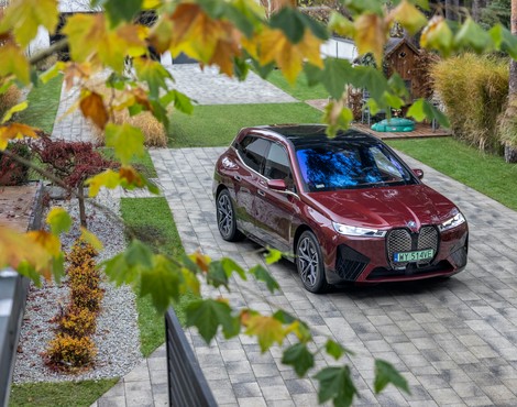 BMW iX