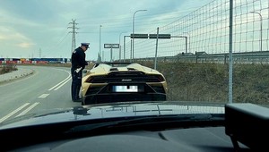 Spektakularna kontrola na S7. Policjanci zatrzymali Lamborghini Huracan EVO Spyder