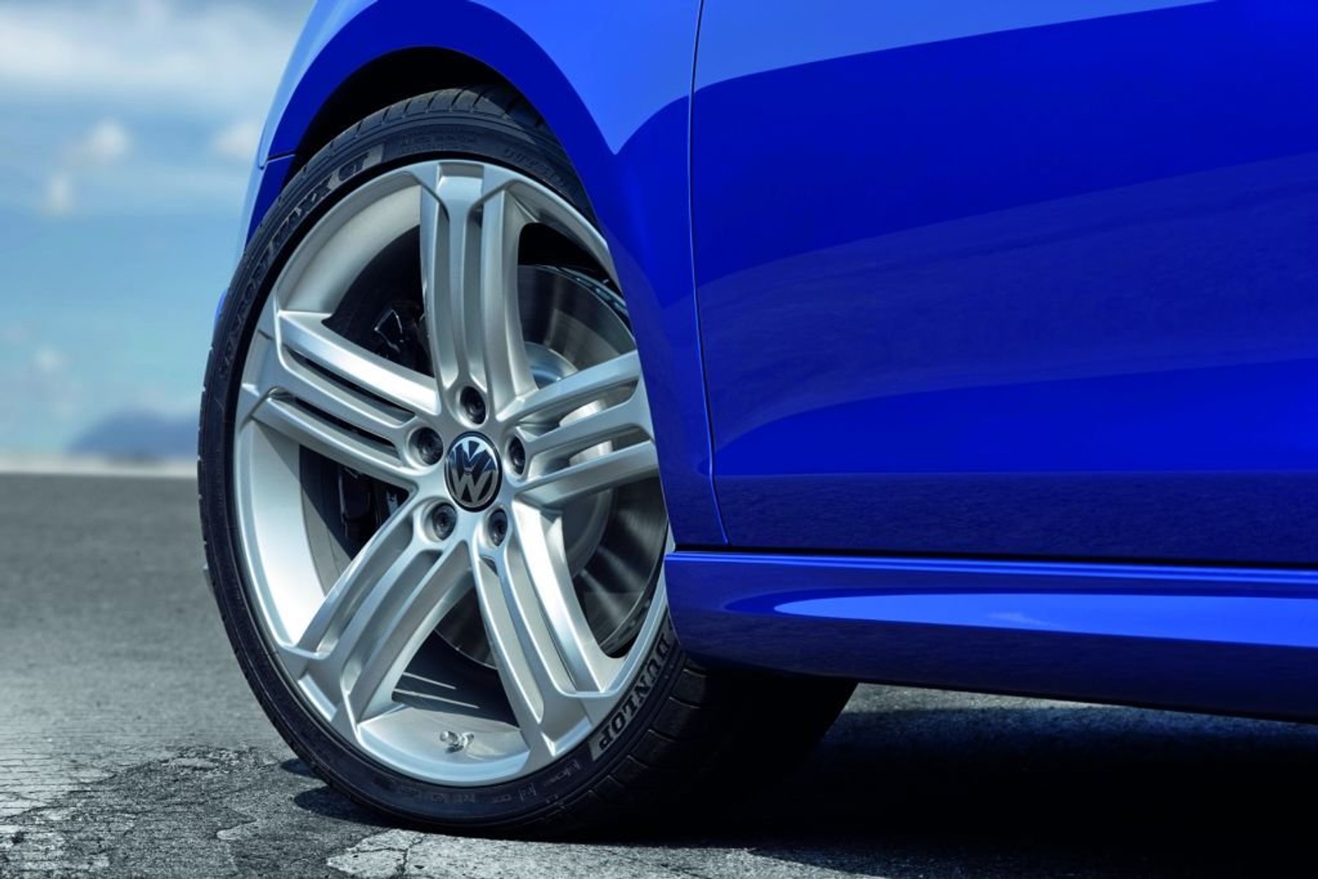 Golf R i Scirocco R - W brytyjskich salonach od lutego