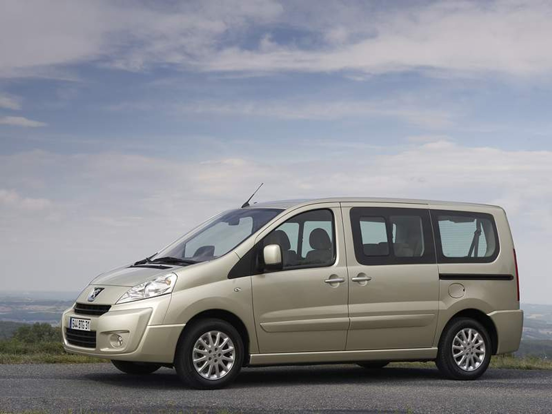 Peugeot Expert Tepee: Od minibusa do dostawczaka