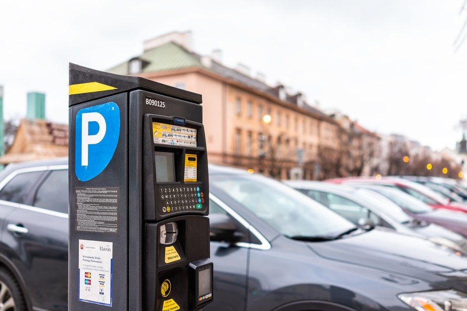 Jeździsz ciężkim SUV-em? Płacisz trzy razy więcej za parkowanie!