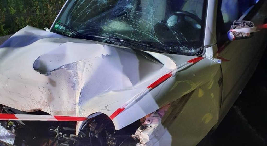 Samochód rozbity przez 18-latkę