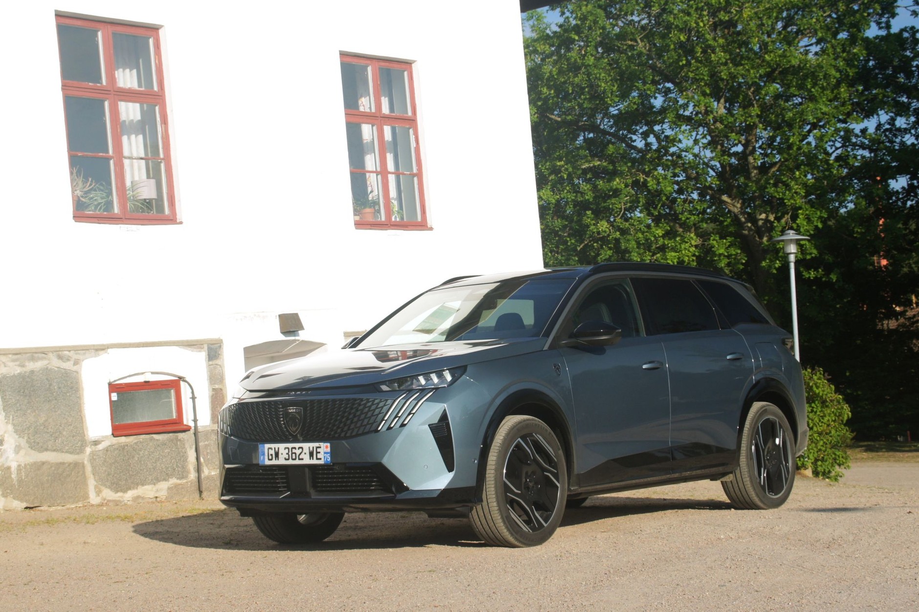 Peugeot E-5008 w pierwszym teście