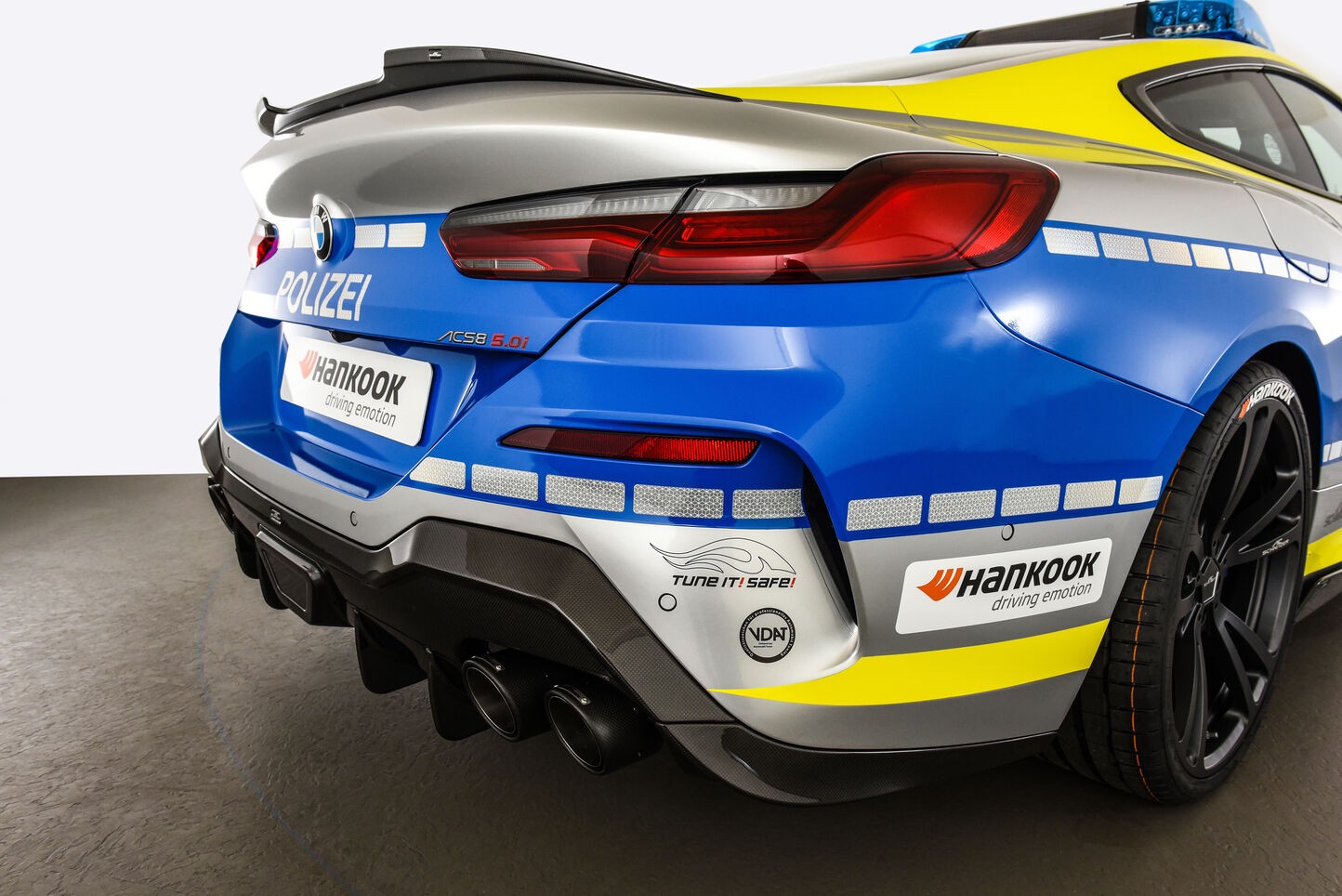 Policyjne BMW M850i AC Schnitzer