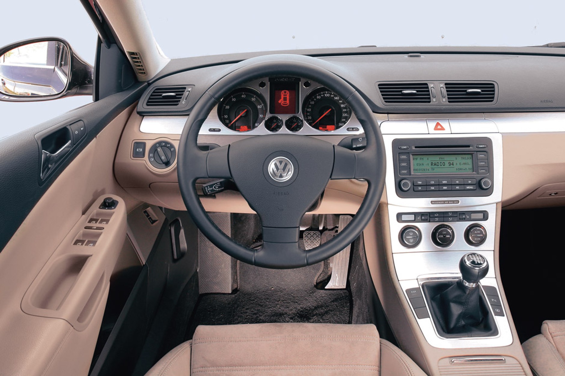 Skoda Superb kontra Toyota Avensis i VW Passat: na dieslach świat się nie kończy!