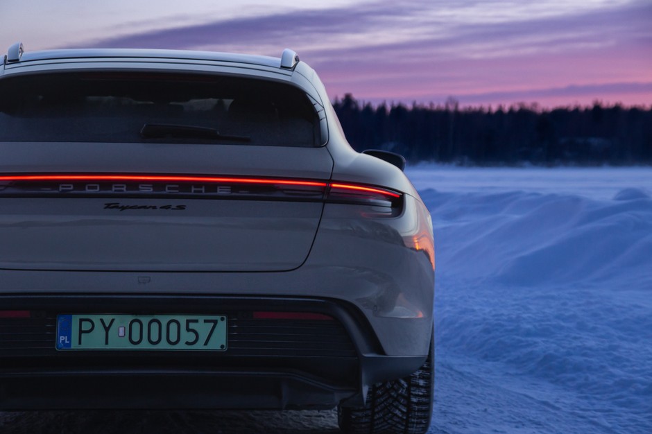 Porsche Taycan na zimowej wyprawie w Finlandii