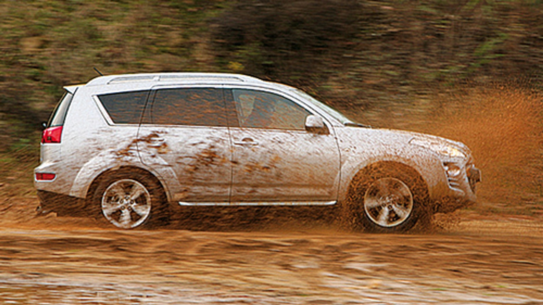 Citroen C-Crosser, Mitsubishi Outlander i Peugeot 4007 - Trójka z jednej stajni