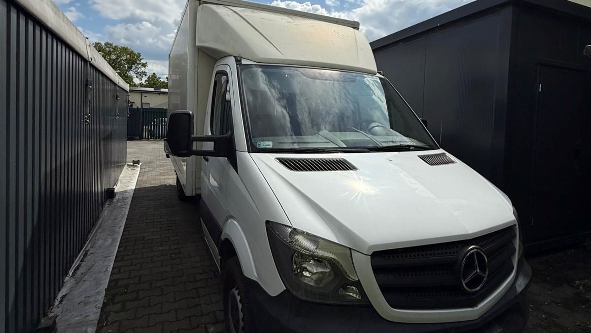 Policjanci zlikwidowali dziuplę samochodową