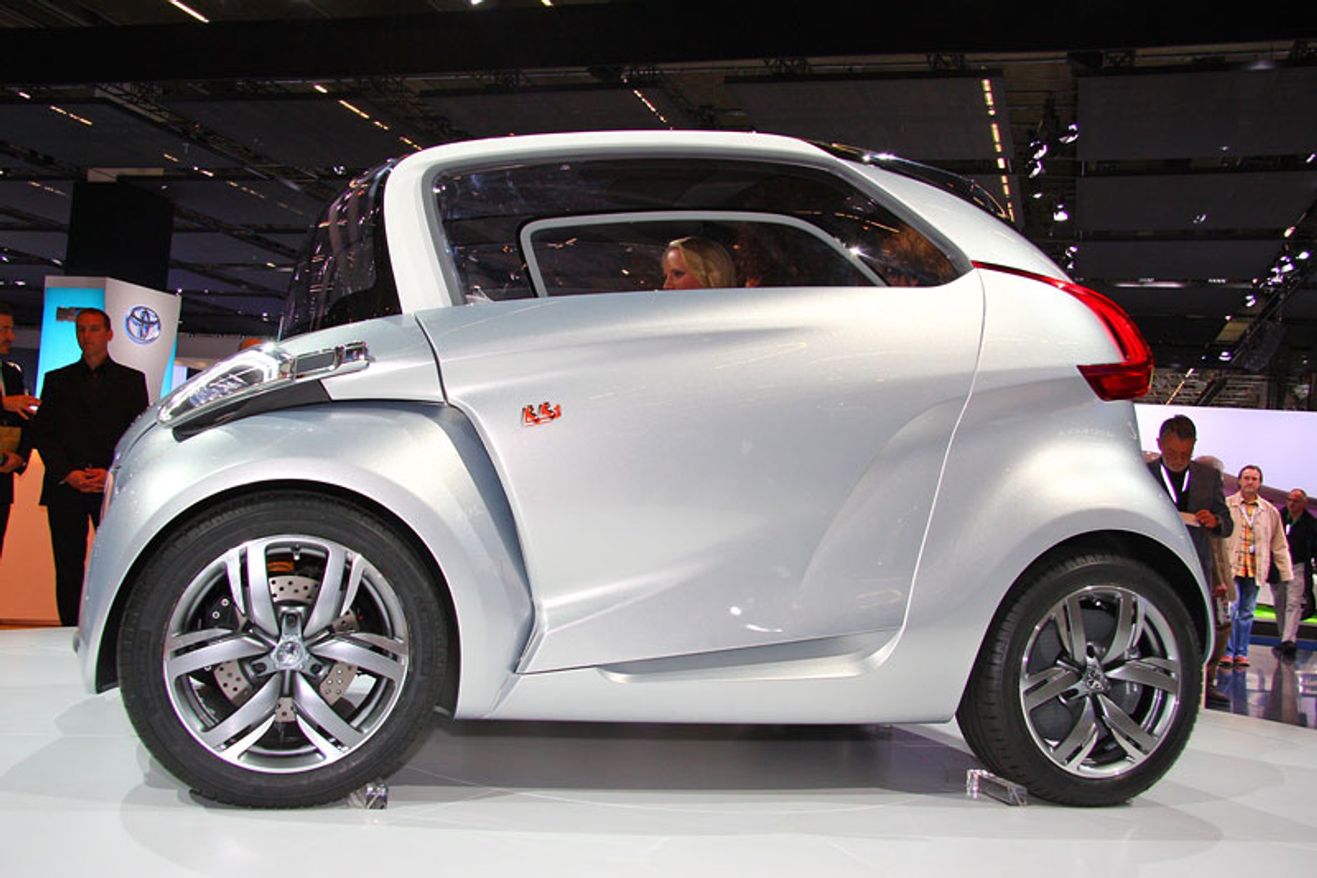 IAA Frankfurt 2009: Peugeot BB1 - wygodny, ale typowo miejski (fotogaleria)