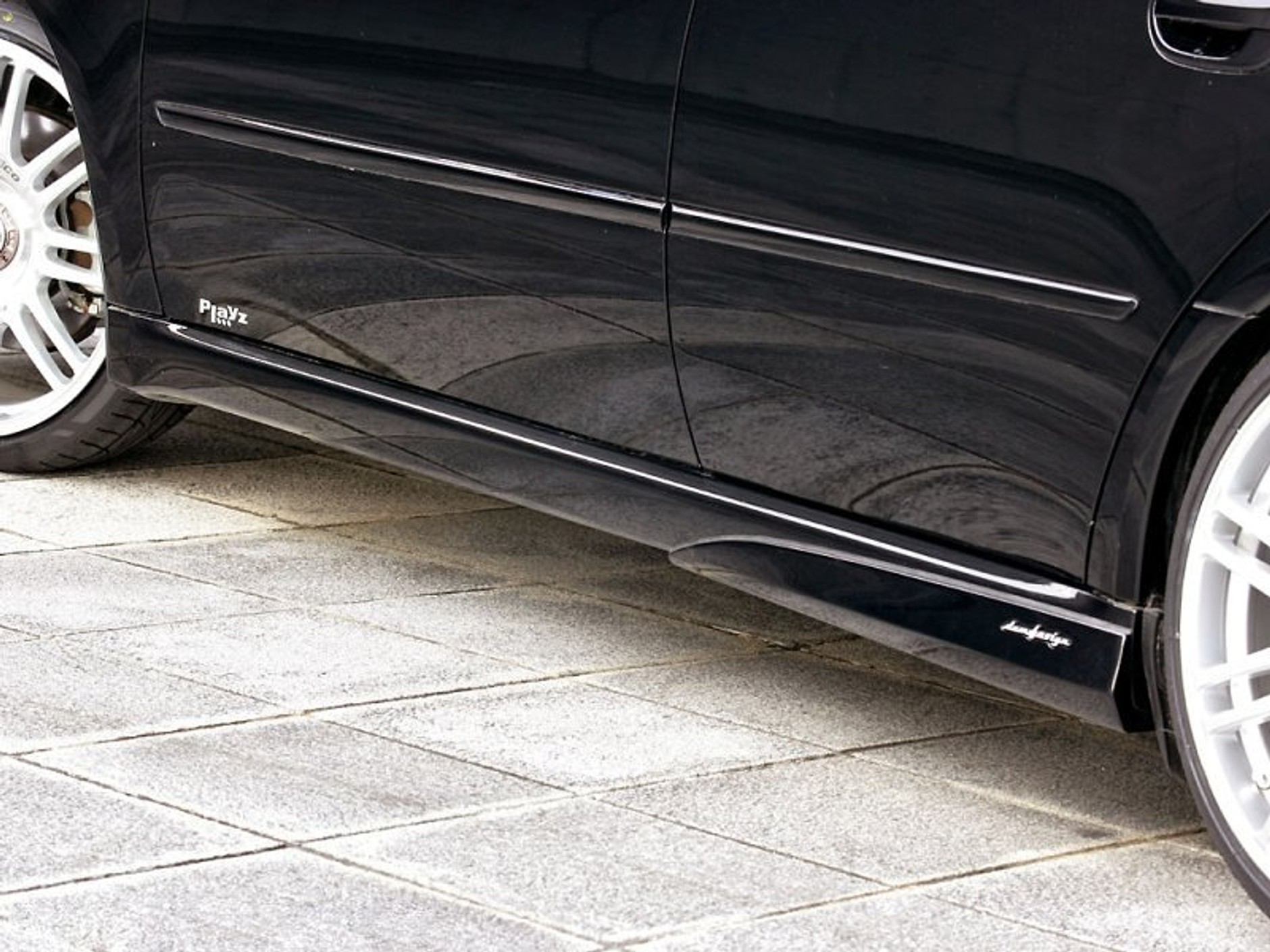 DAMD przygotował pakiet BlackXMetal dla Subaru Legacy kombi