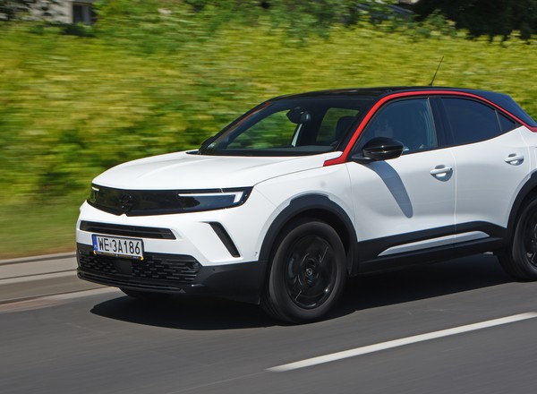 W Oplach Mokka niska temperatura może zablokować przednią wycieraczkę