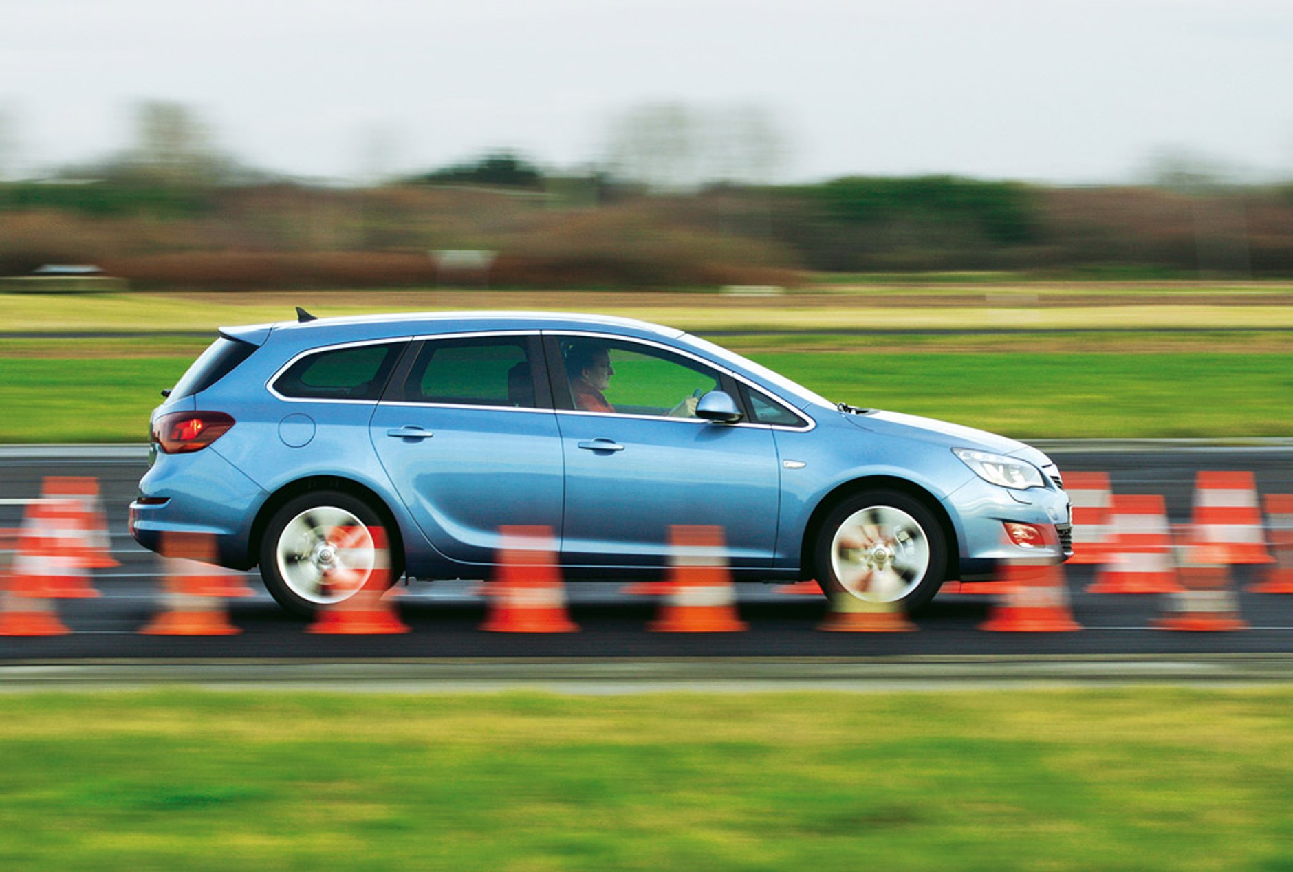 Opel Astra Sports Tourer 2.0 CDTI: Opel nieźle kombinuje!