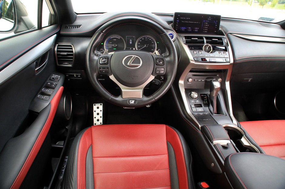 Lexus NX 300h F-Sport