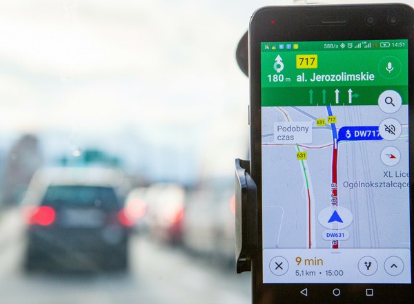 Polak może, Niemiec nie. Za taką konfigurację Google Maps Niemcy dostają mandaty