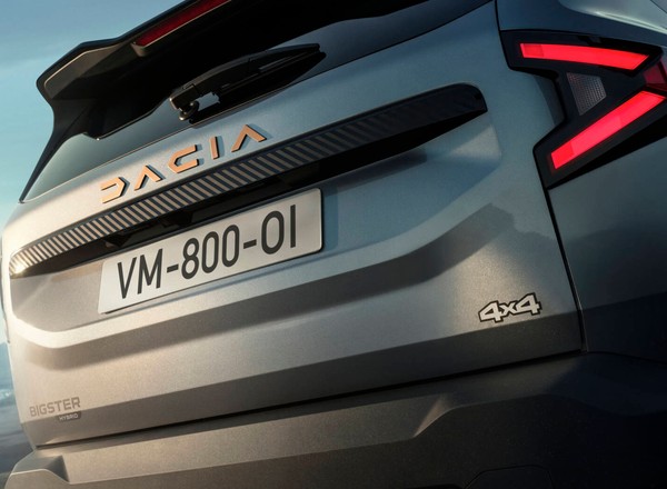 Dwupaliwowa hybryda 4x4 w Daciach Duster i Bigster. Takiej jeszcze nie było