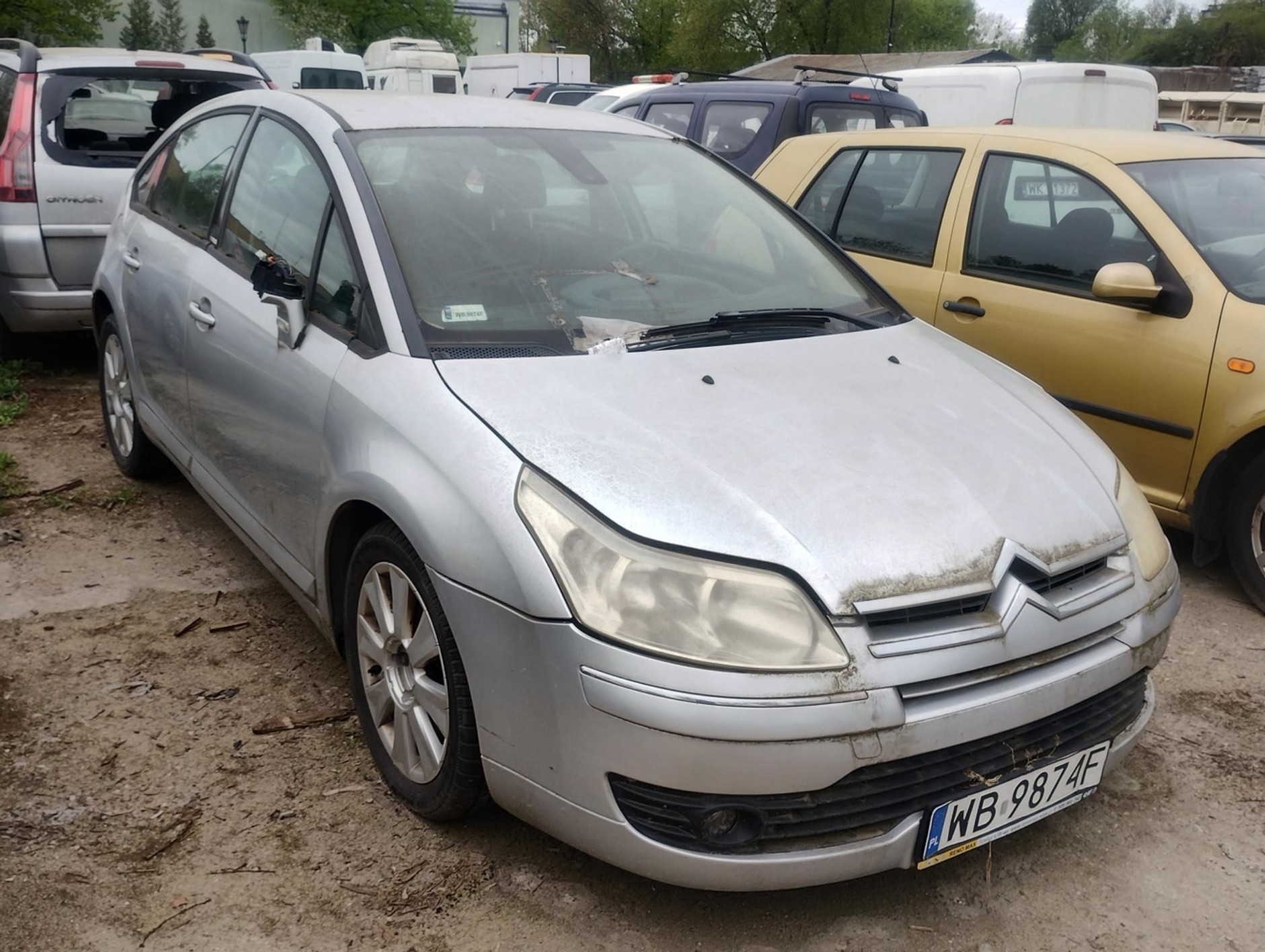 Porzucone samochody oferowane na sprzedaż przez ZDM Warszawa