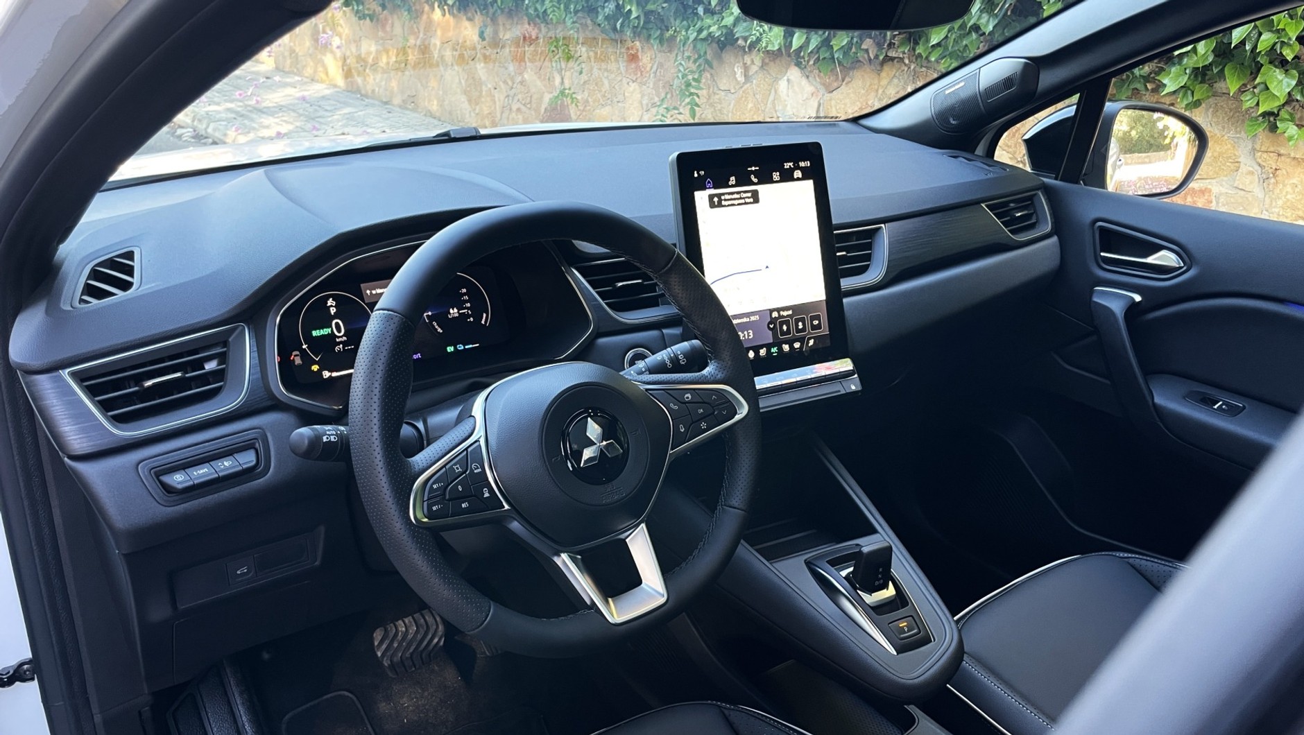 Projekt deski Grandisa ma już swoje lata, bo debiutował w 2019 r. w Renault Captur