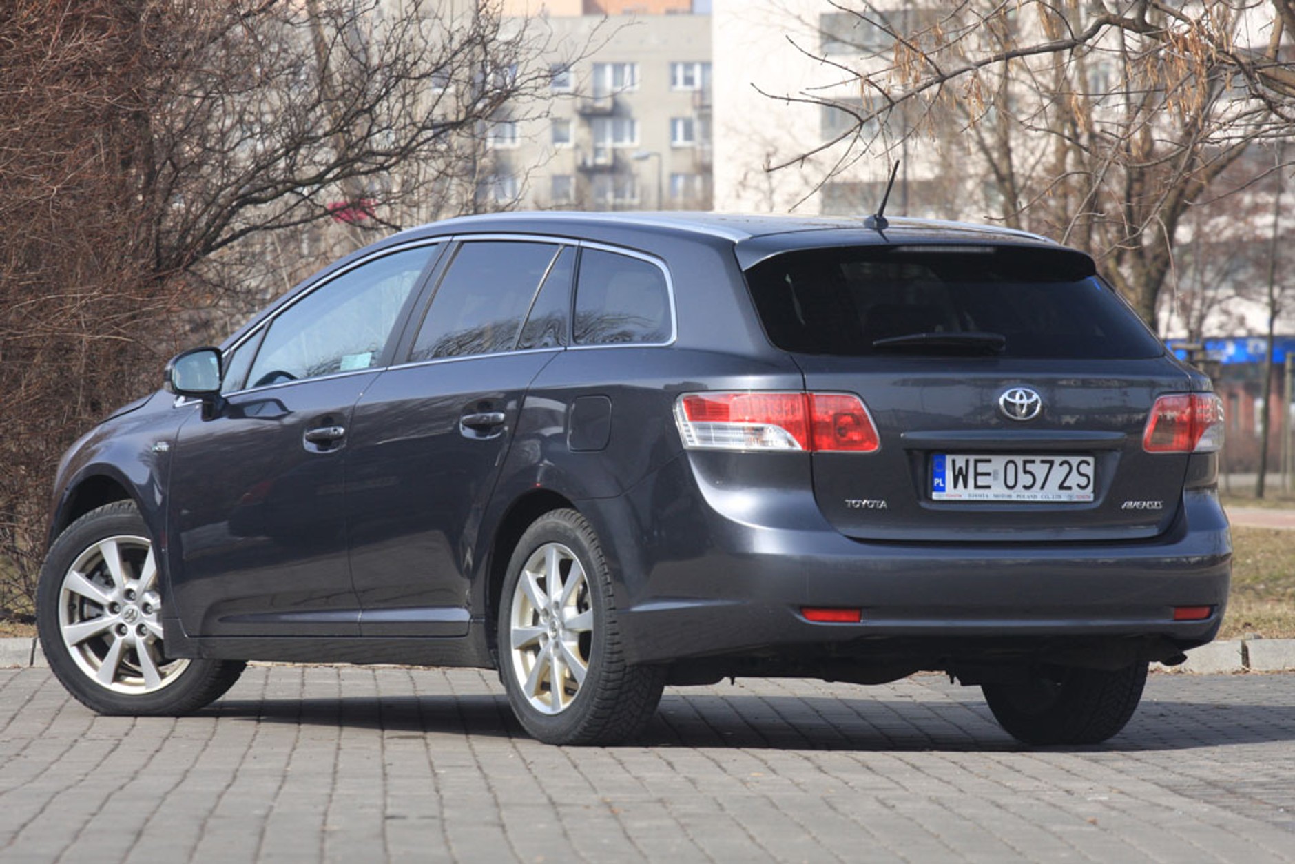 Zmieniona, ale bardzo podobna: Toyota Avensis 2.2 D-CAT SOL PLUS