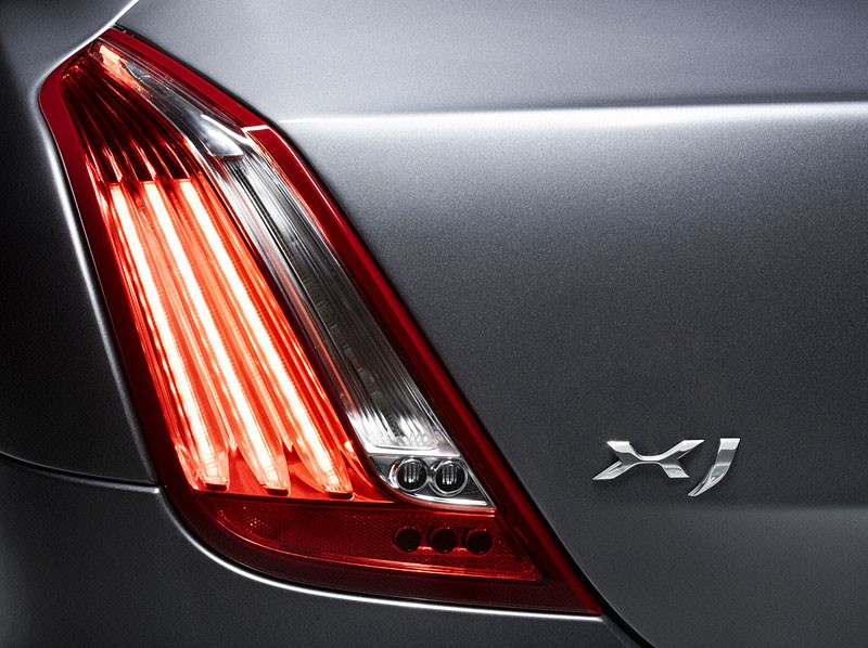 Jaguar XJ: zdjęcia, oficjalne informacje, dane techniczne (wideo)