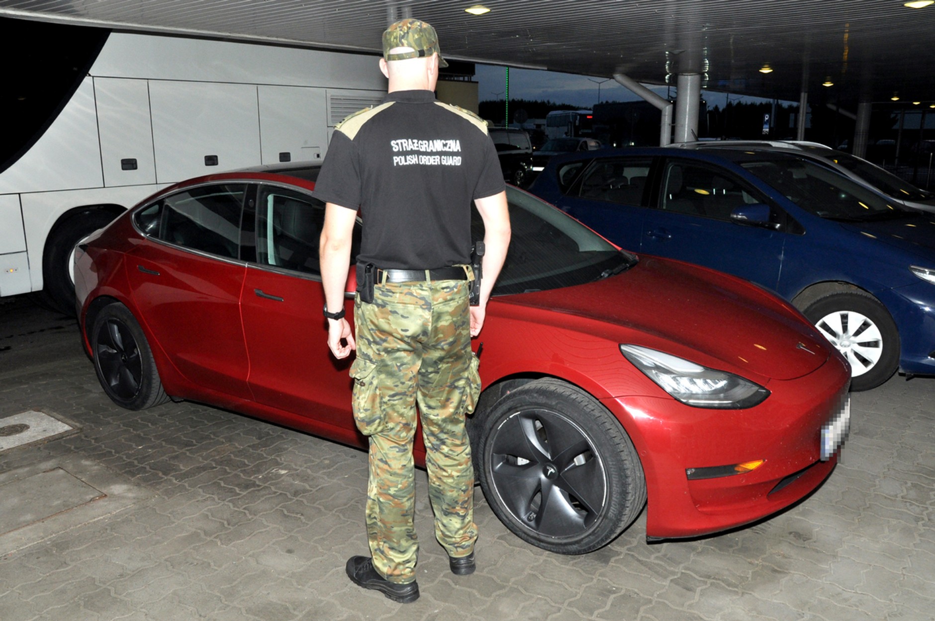 Skradziona Tesla Model 3 odzyskana przez Straż Graniczną