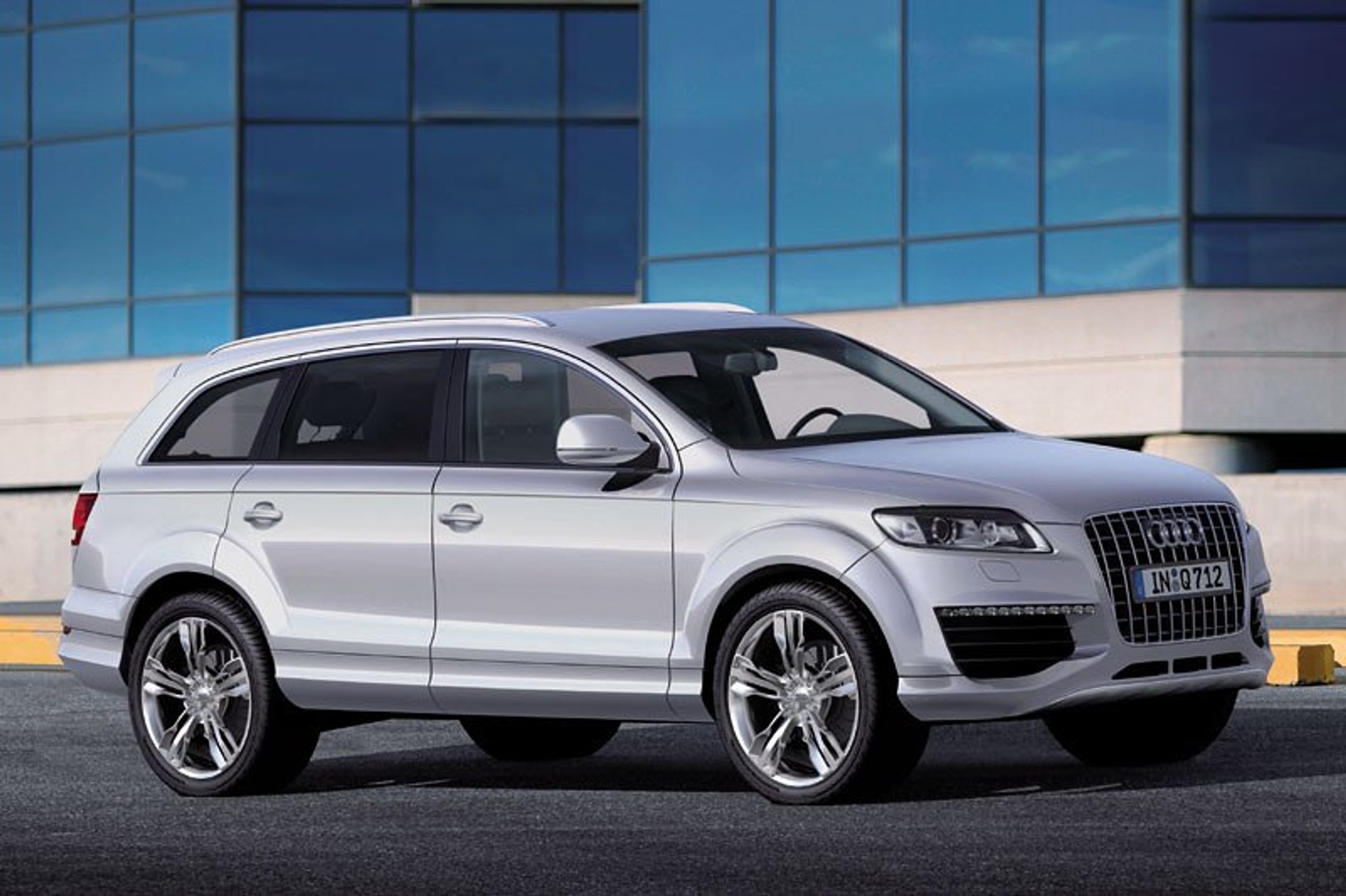 Audi Q7 V12 TDI (500 KM): z wyścigów Le Mans pod maskę Q7