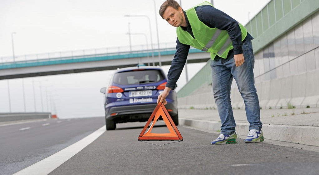 Jak na autostradzie sygnalizować awarię?