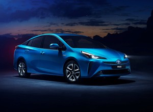 Toyota Prius - kiedyś najpopularniejsza hybryda, dziś prawie się nie sprzedaje. Ale za rok wszystko się może zmienić!