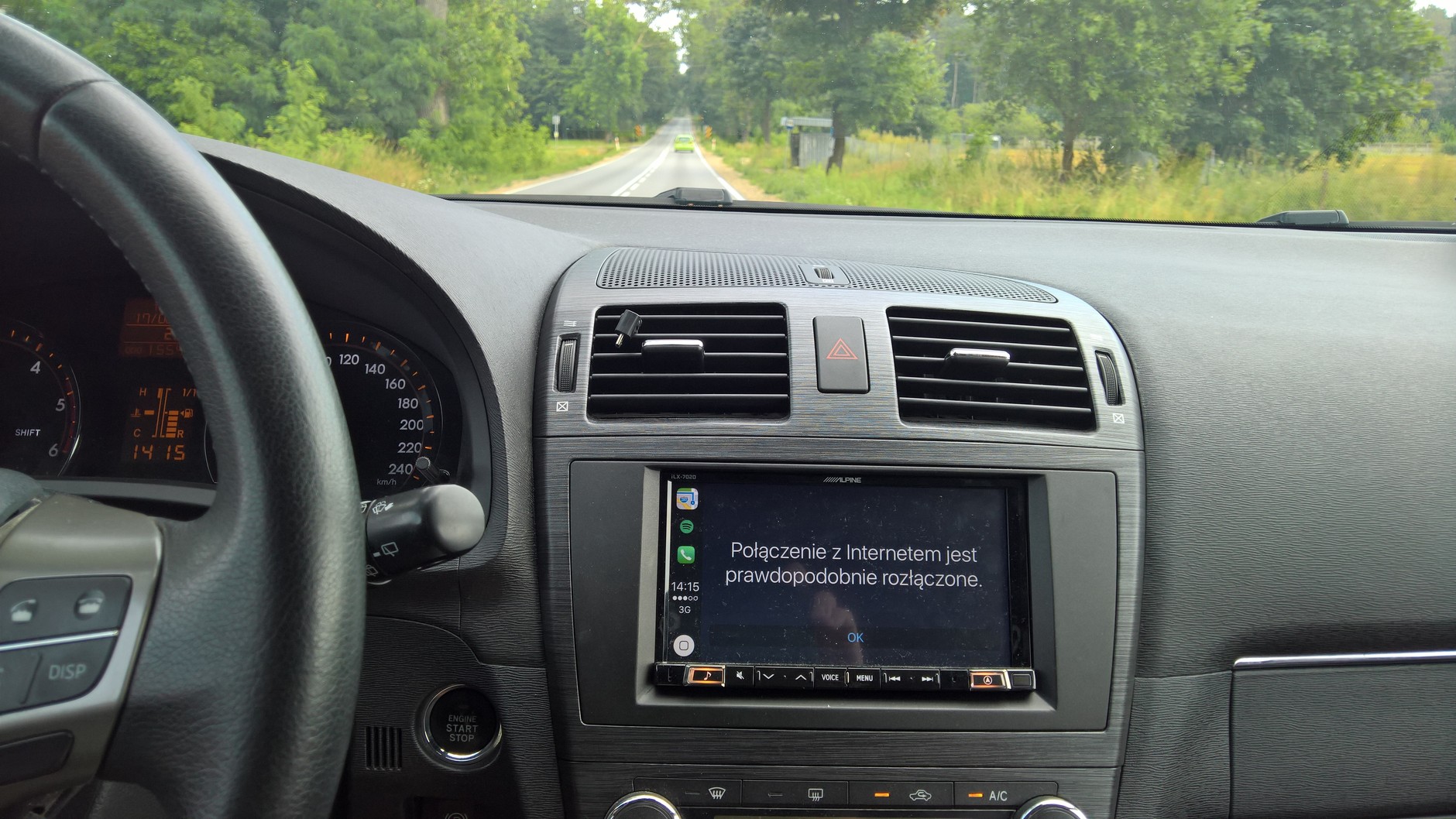 Gdy brakuje połączenia z internetem to wówczas nawigacja nie będzie mogła pobierać danych o korkach