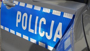Bezczelni złodzieje pozazdrościli życia kierowcy Mercedesa. Ukradli mu nie tylko auto