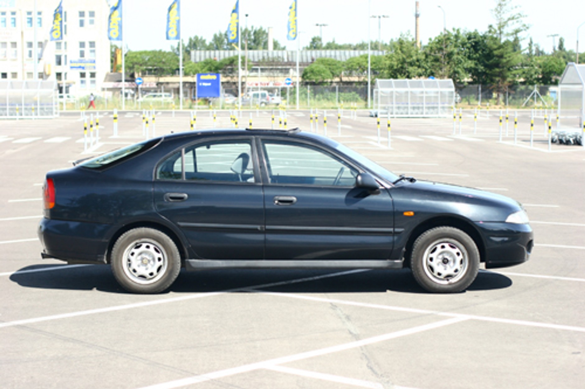 Mitsubishi Carisma - Japończyk tylko z nazwy