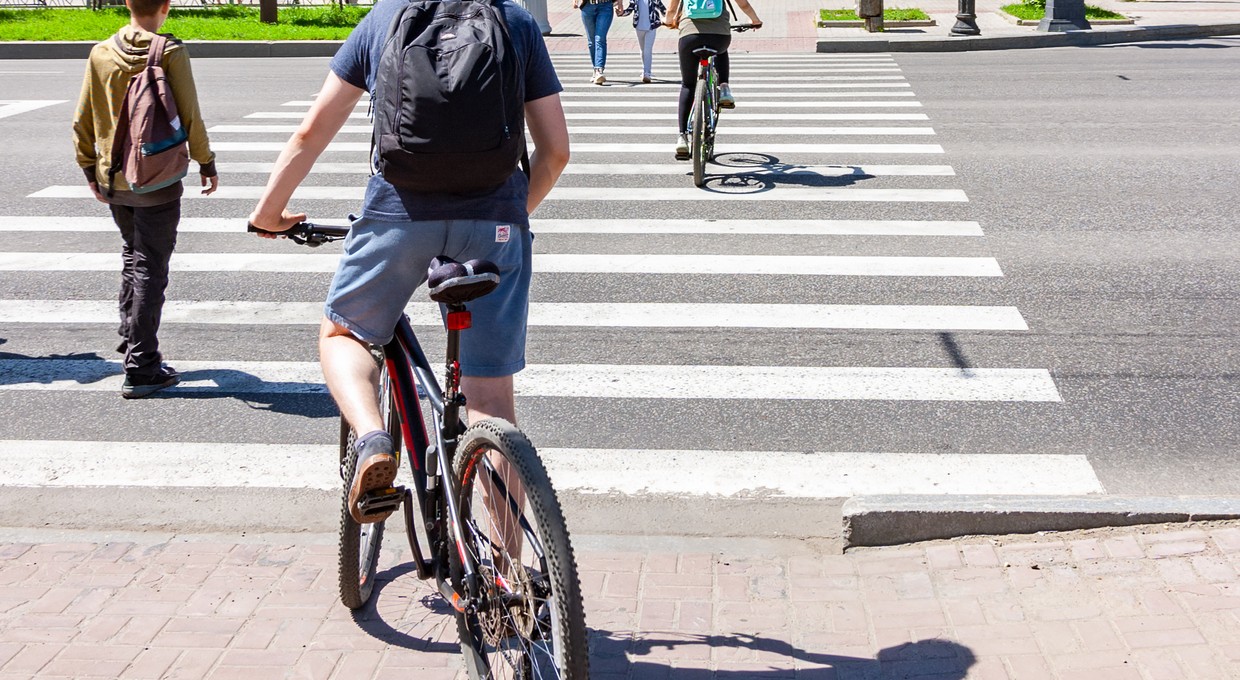 Polacy zapominają zrobić to przed pasami. A policja może dać mandat