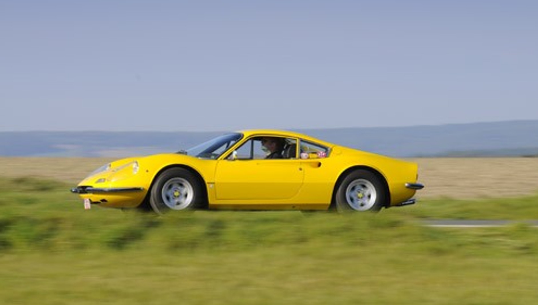 Superauta na aukcji COYS