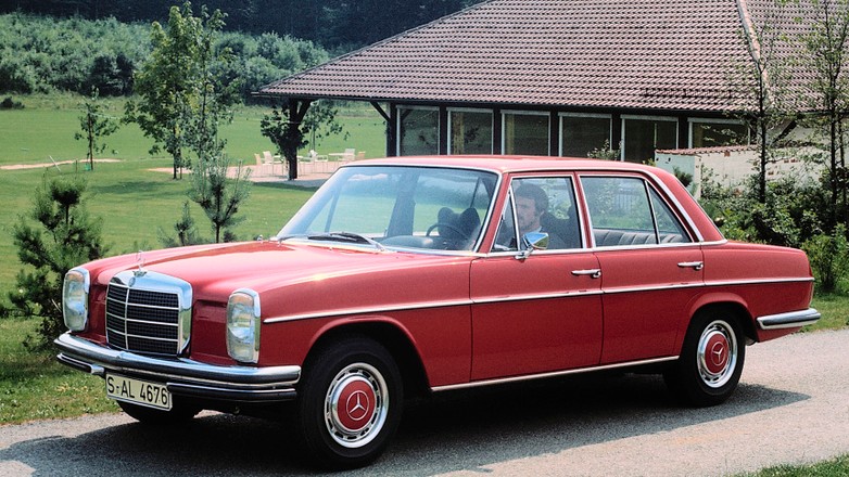 50 lat limuzyn Mercedes-Benz W 114/115