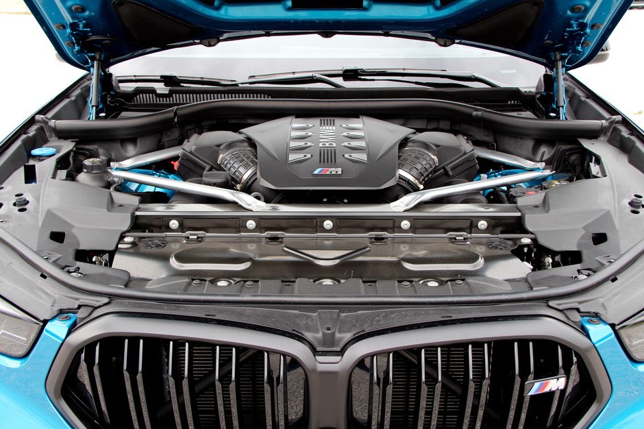 BMW X6 M60i