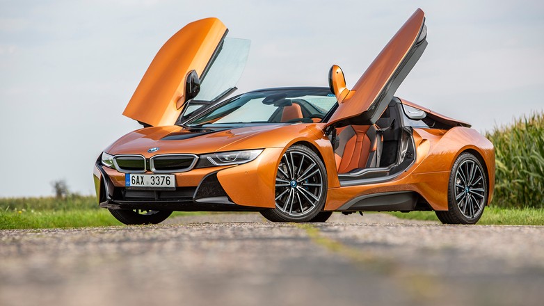 Test BMW i8 Roadster - futurystycznie i luksusowo