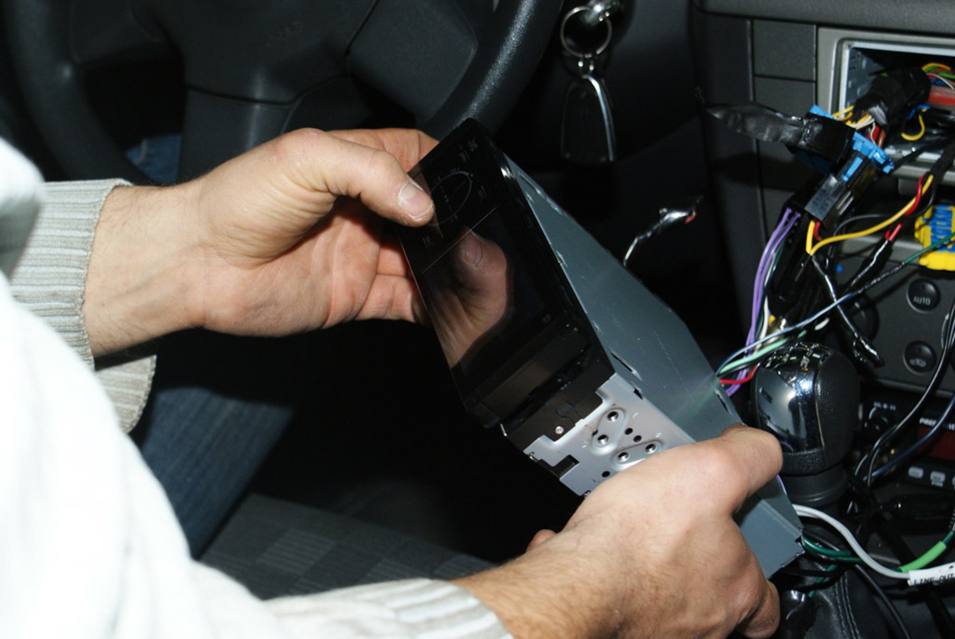 Radzimy jak zamontować wzmacniacz