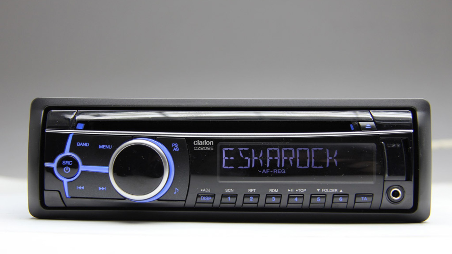 Clarion kontra Sony i Kenwood: brzmienie to nie wszystko