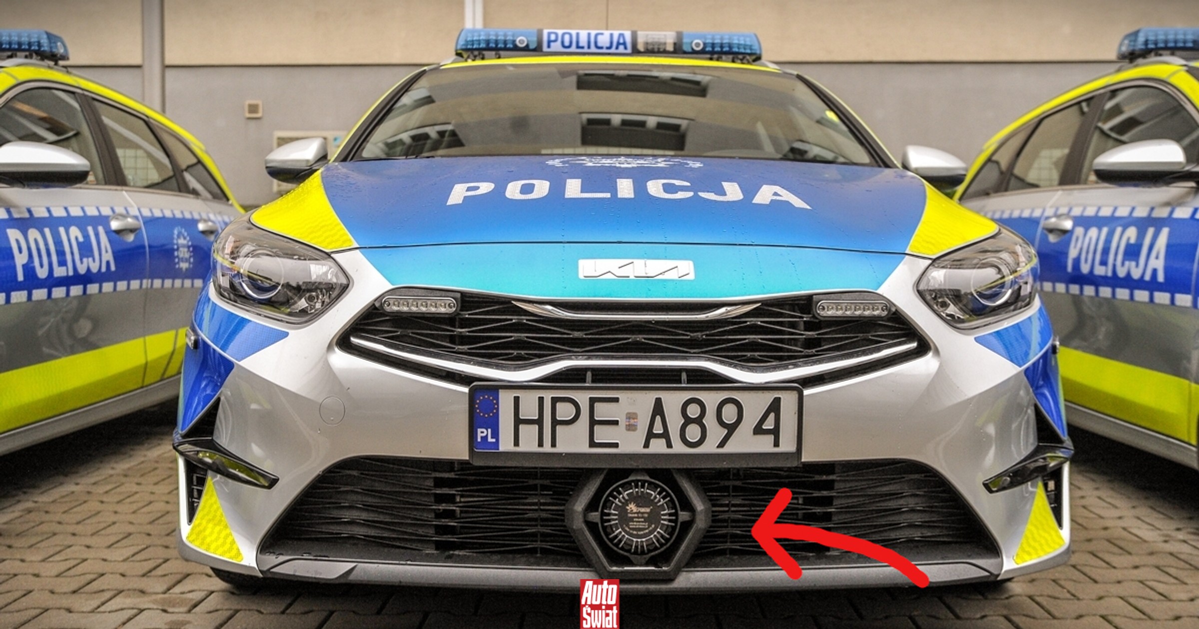 Tajemnicze puszki na nowych radiowozach policji. Do czego naprawdę służą?