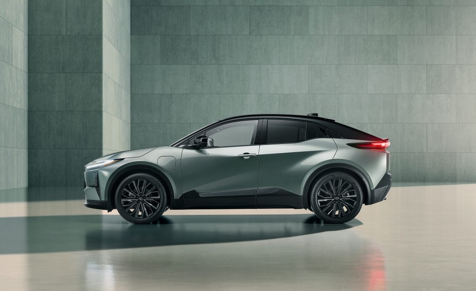 Nowa Toyota C-HR+
