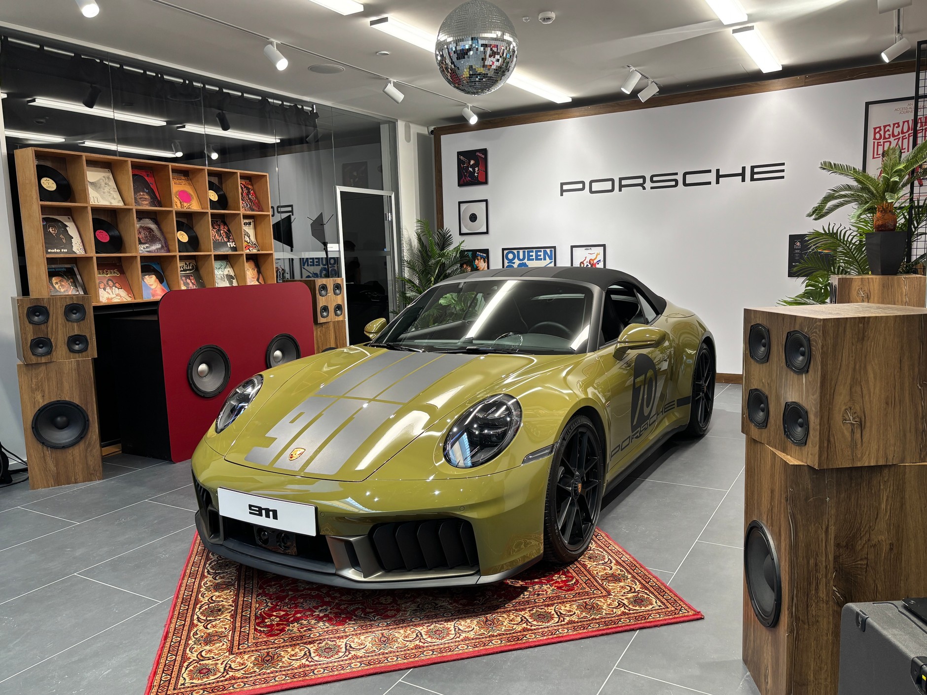 Premiera Cayenne Electric w Porsche Centrum Warszawa Wawer