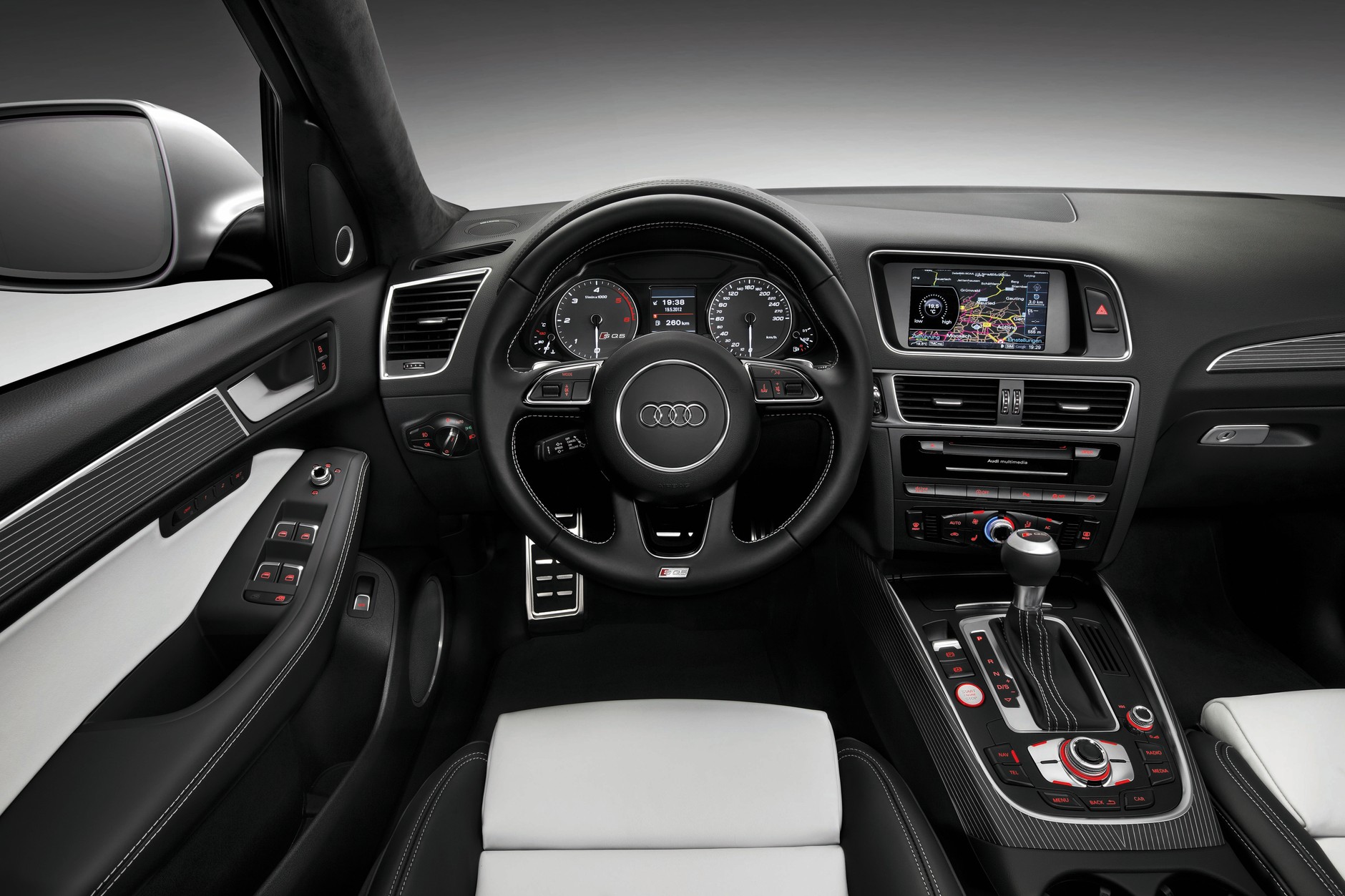Audi Q5: przebojowy face lifting